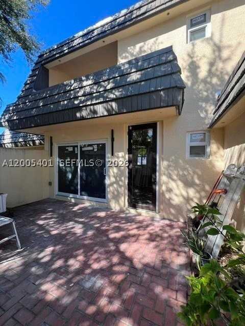 8761 Sw 137th Ave #8761 - Photo 2 of 34