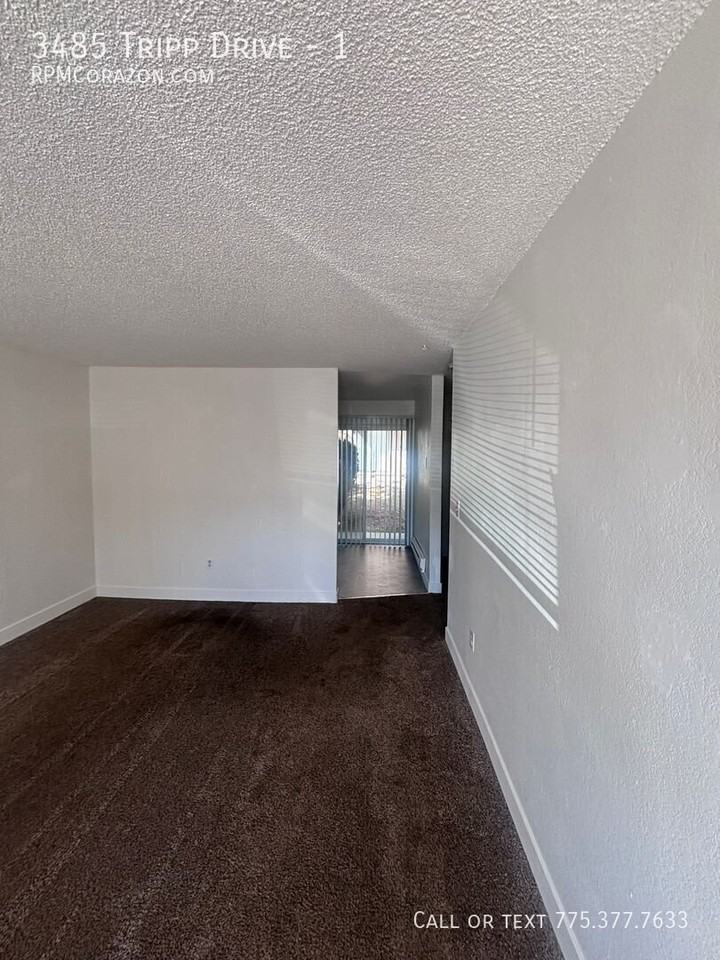 3485 Tripp Dr #1 - Photo 4 of 10