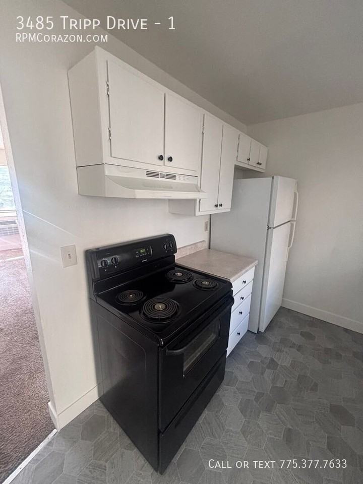 3485 Tripp Dr #1 - Photo 5 of 10