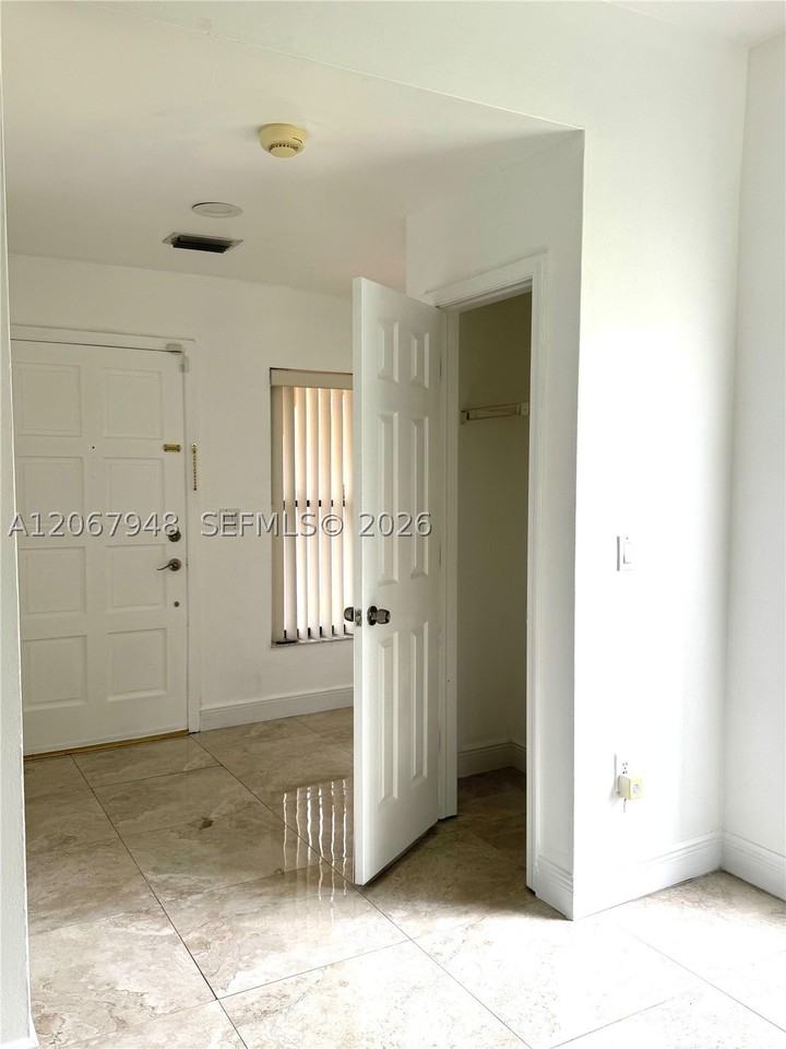 1836 Nw 94th Ave #0 - Photo 4 of 28