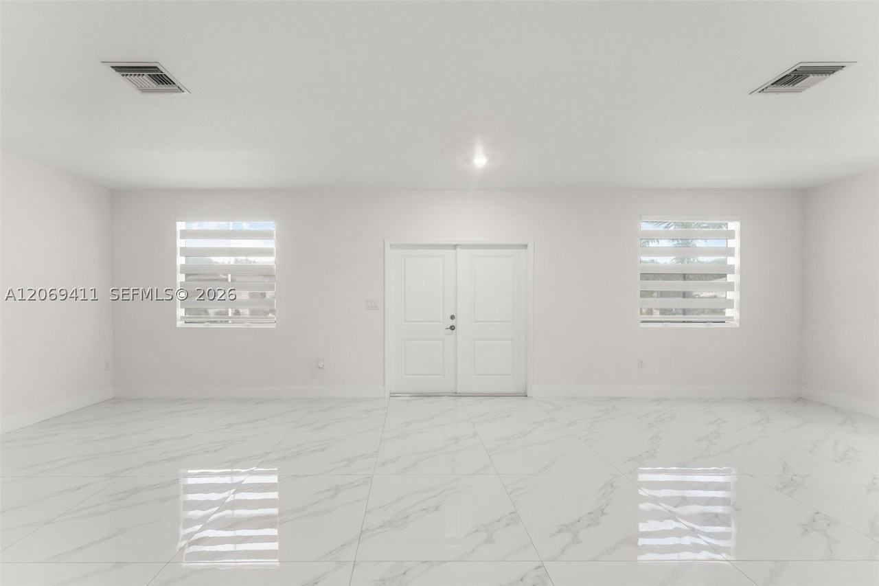 13248 Sw 188th Ter #0 - Photo 5 of 50