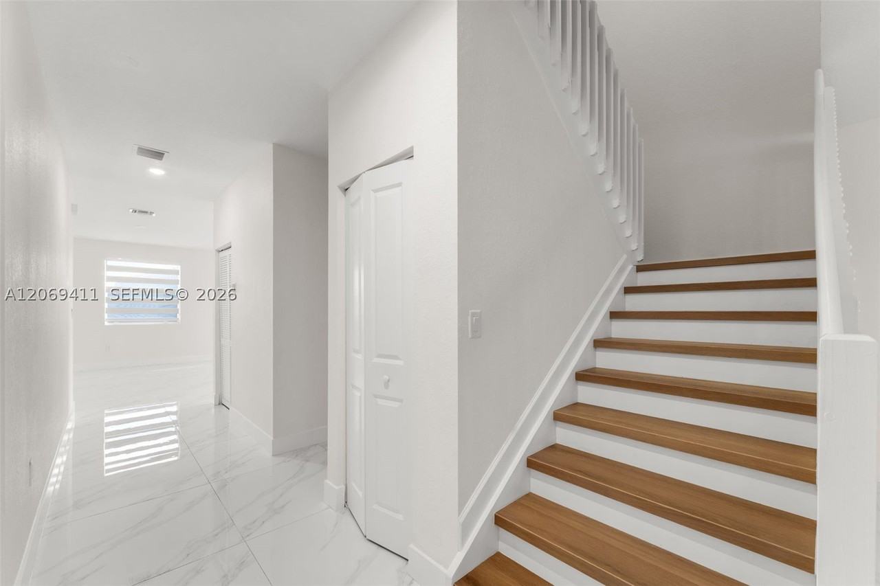 13248 Sw 188th Ter #0 - Photo 6 of 50