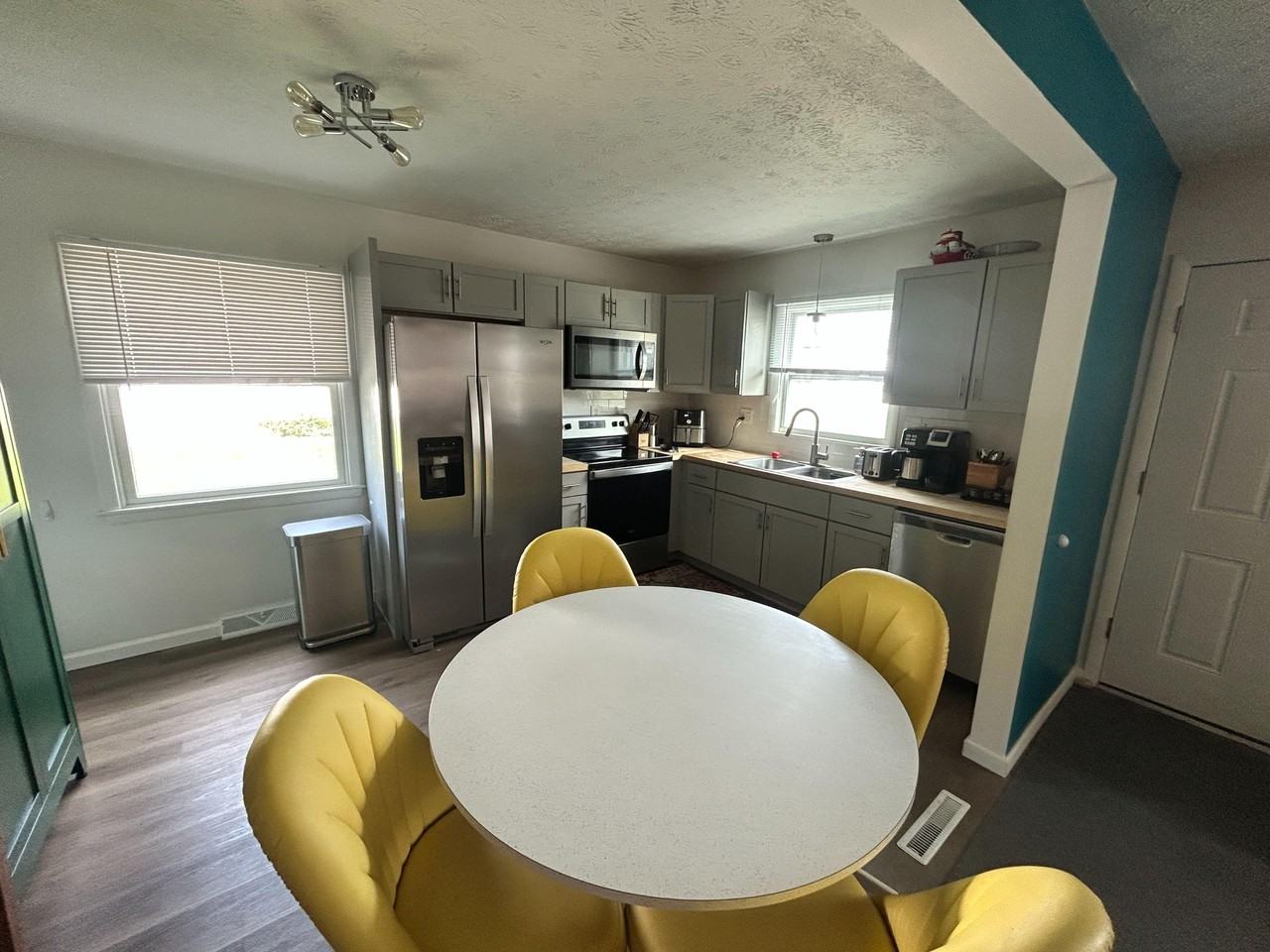 Oakwood Ave - Photo 6 of 21