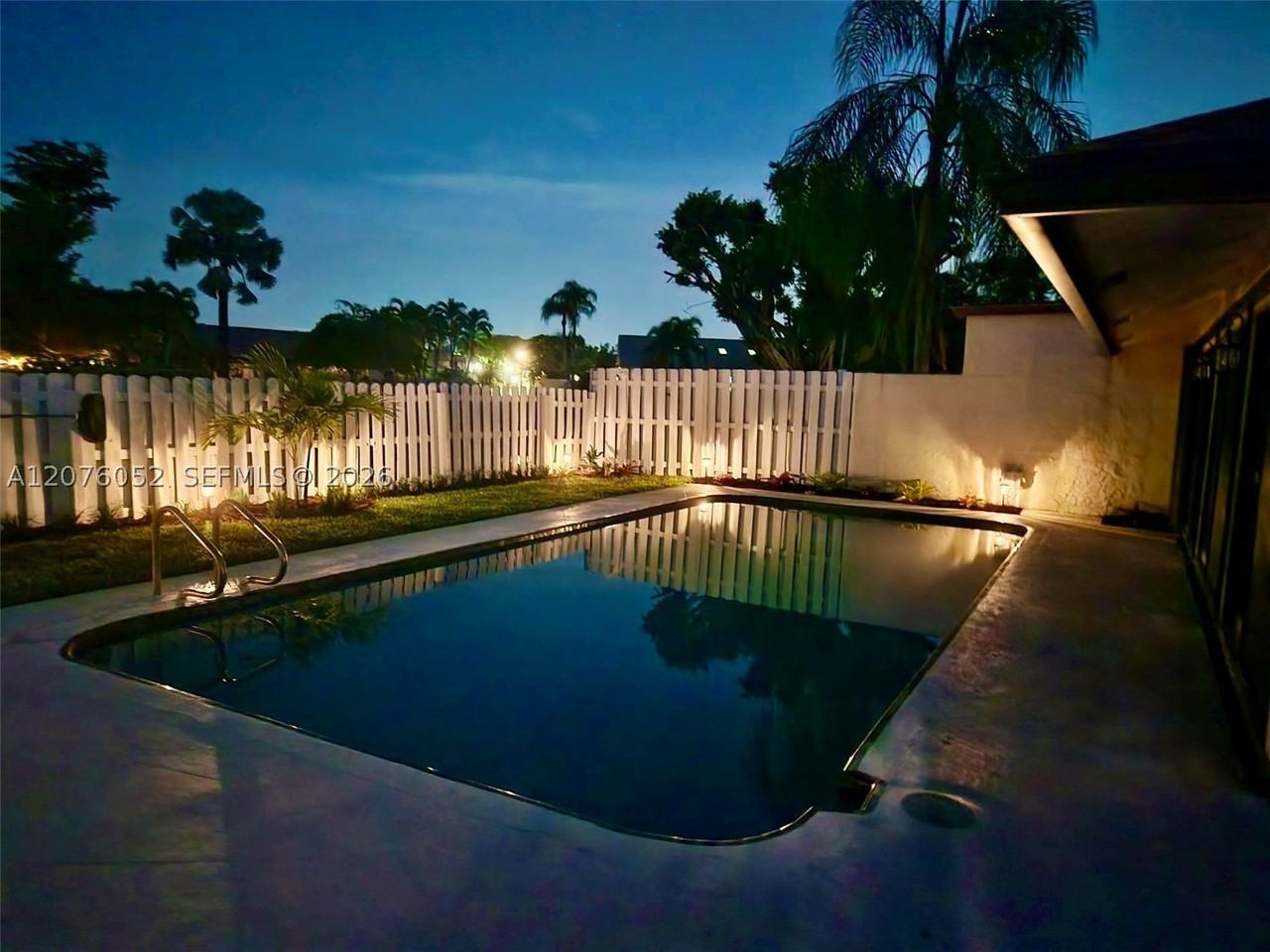 303 Sw 28th Ave #303 - Photo 4 of 50