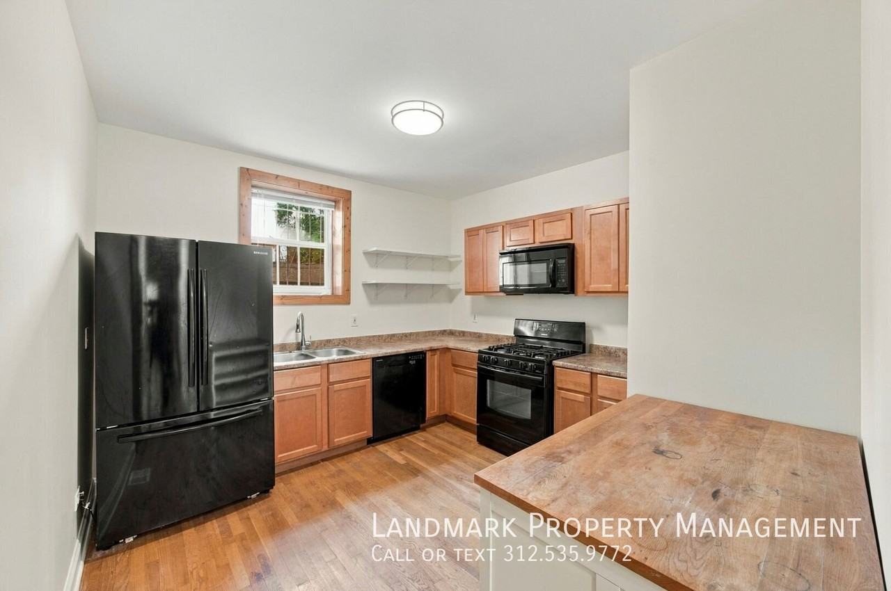 1340 N Rockwell St #1 - Photo 2 of 22