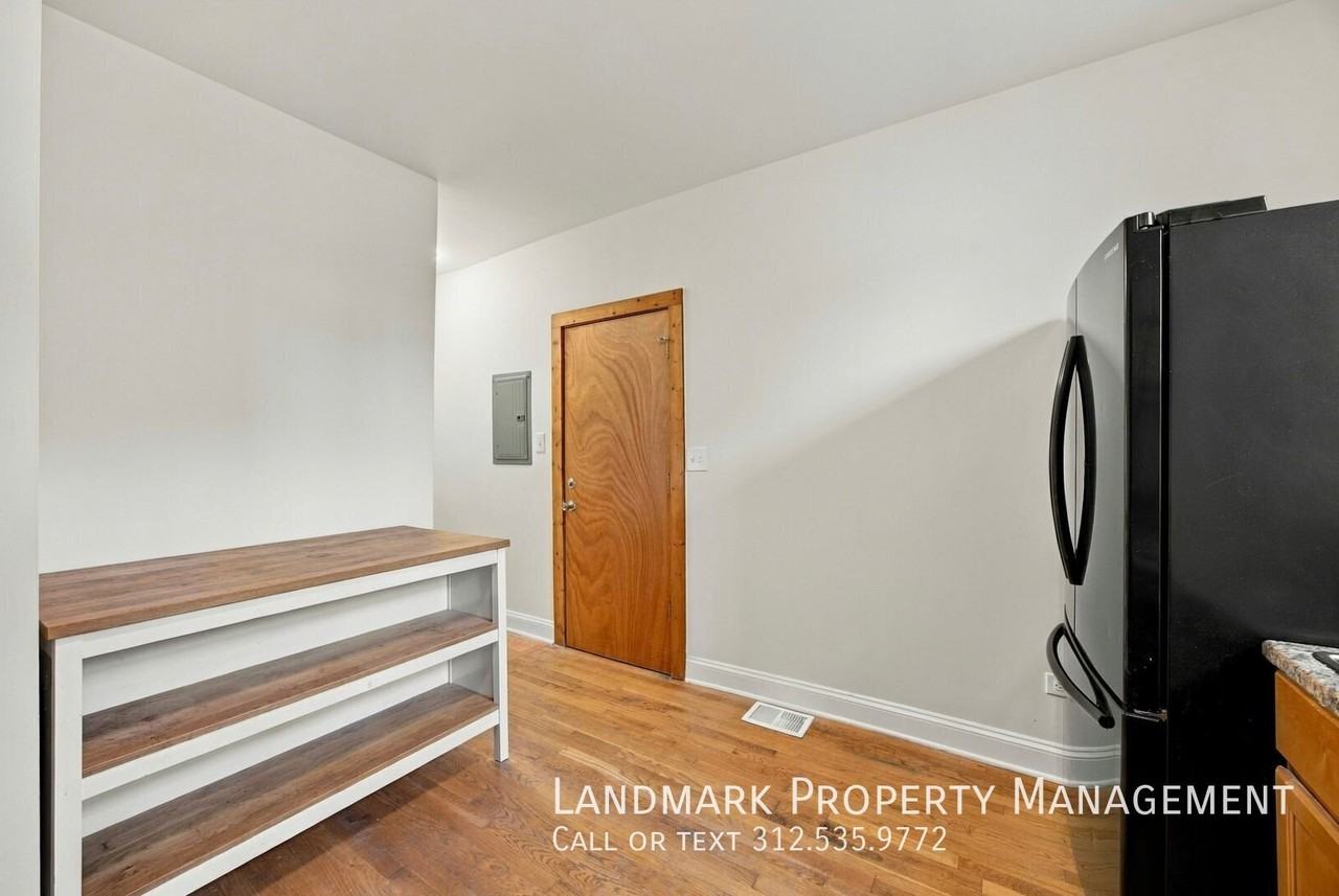 1340 N Rockwell St #1 - Photo 5 of 22