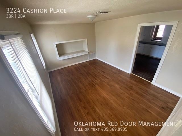 3224 Cashion Pl - Photo 4 of 13