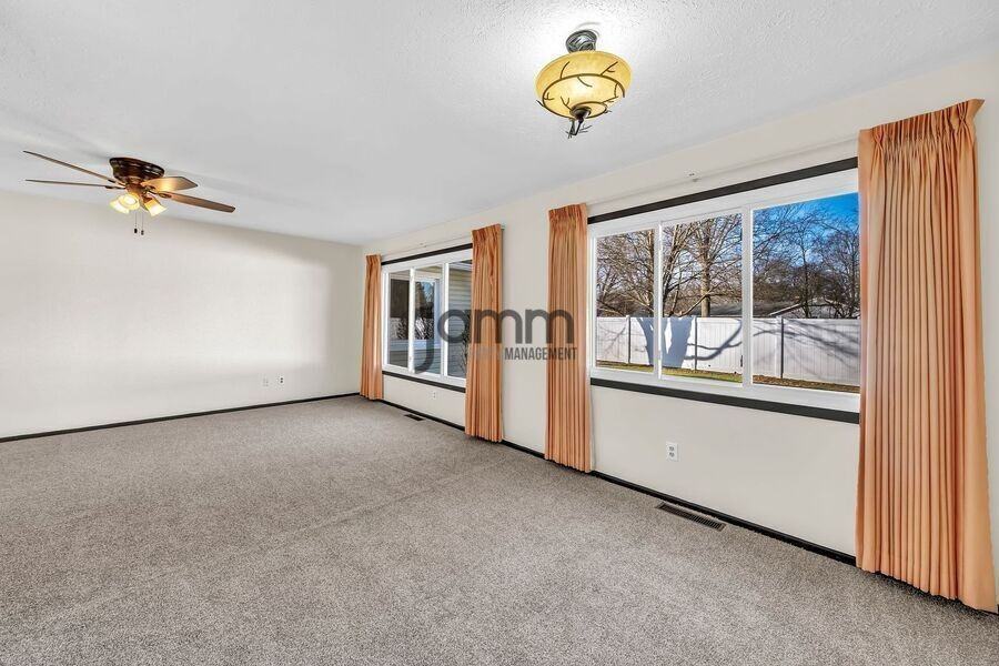 5010 Meadow Moss Ln - Photo 4 of 30