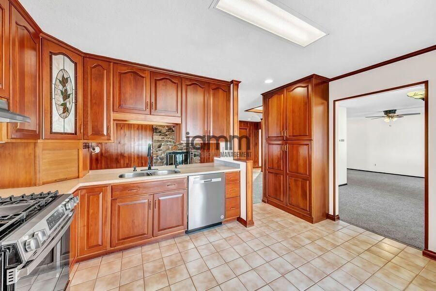 5010 Meadow Moss Ln - Photo 6 of 30