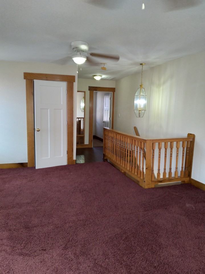 336 W Main St - Photo 5 of 8