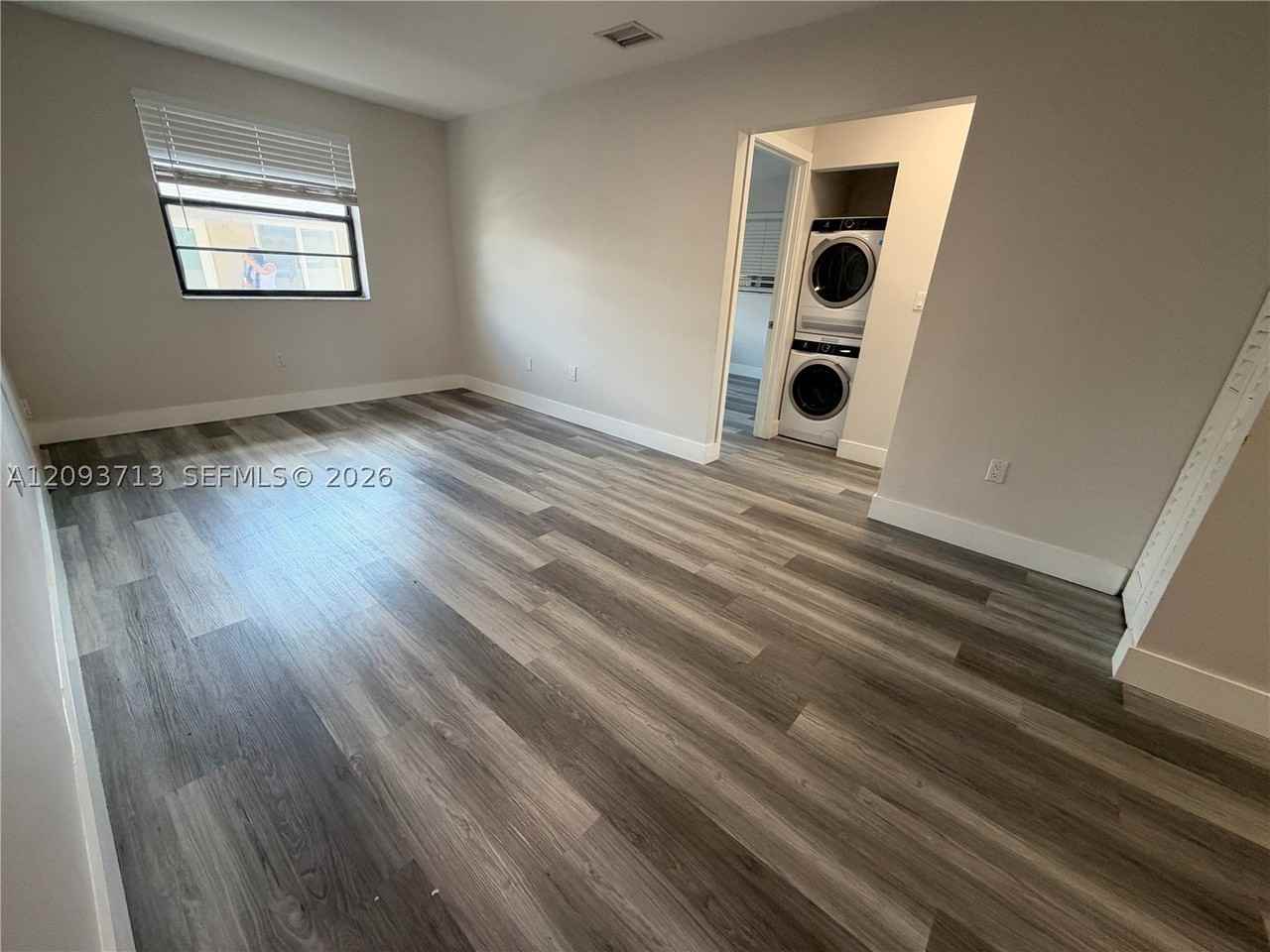 25 W 4th St #201 - Photo 4 of 10