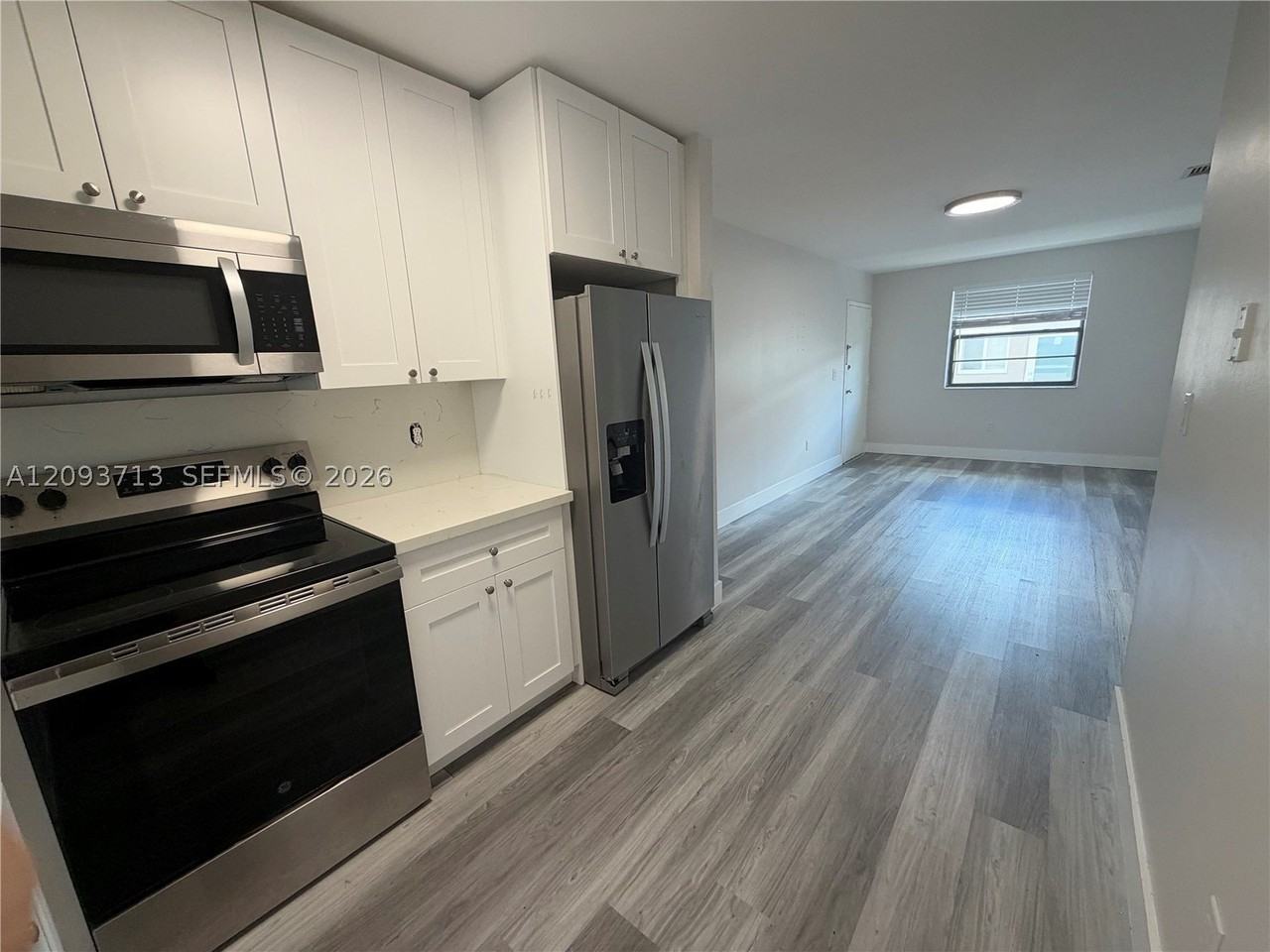 25 W 4th St #201 - Photo 6 of 10