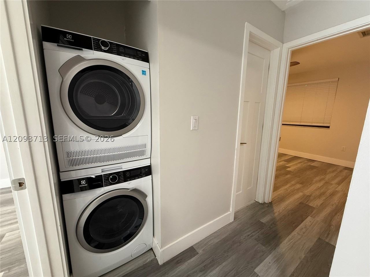 25 W 4th St #201 - Photo 7 of 10