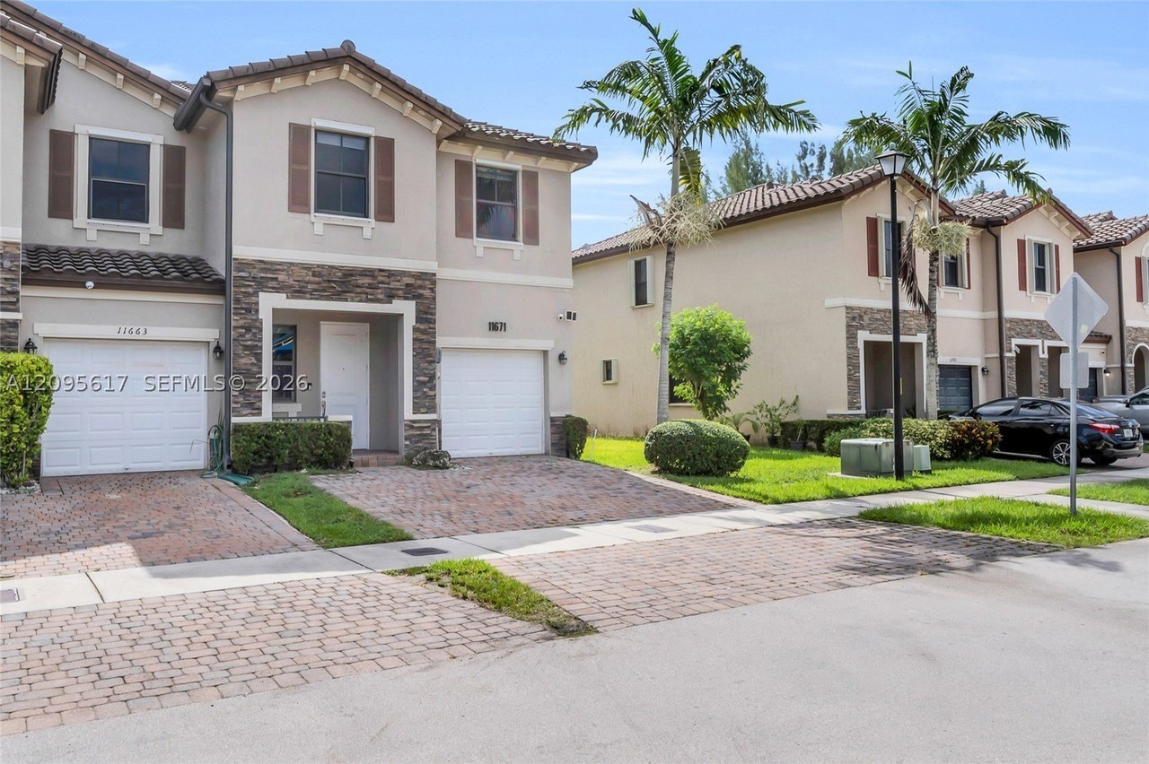 11671 Sw 150th Pl - Photo 2 of 31