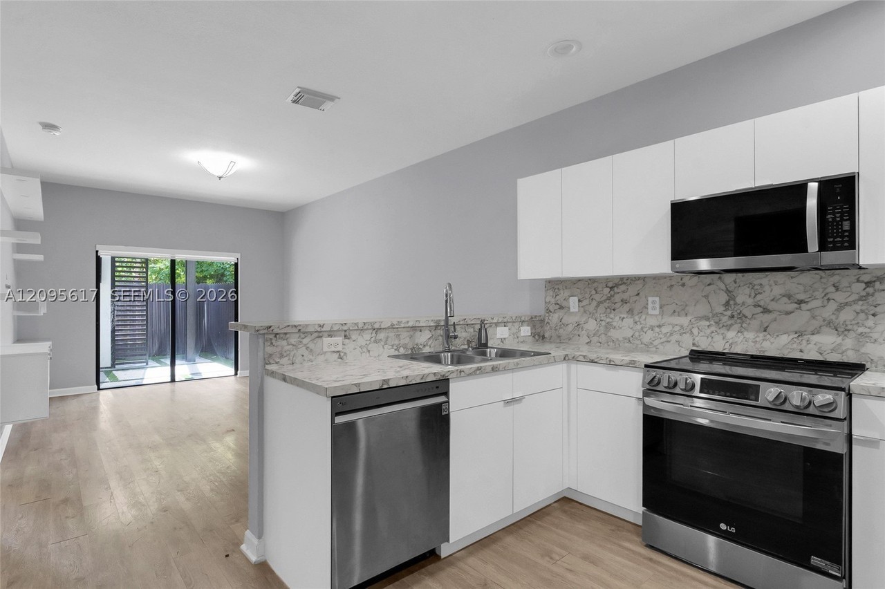 11671 Sw 150th Pl - Photo 7 of 31