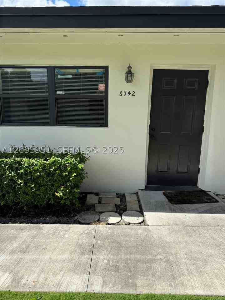 8742 Sw 145th St #8742