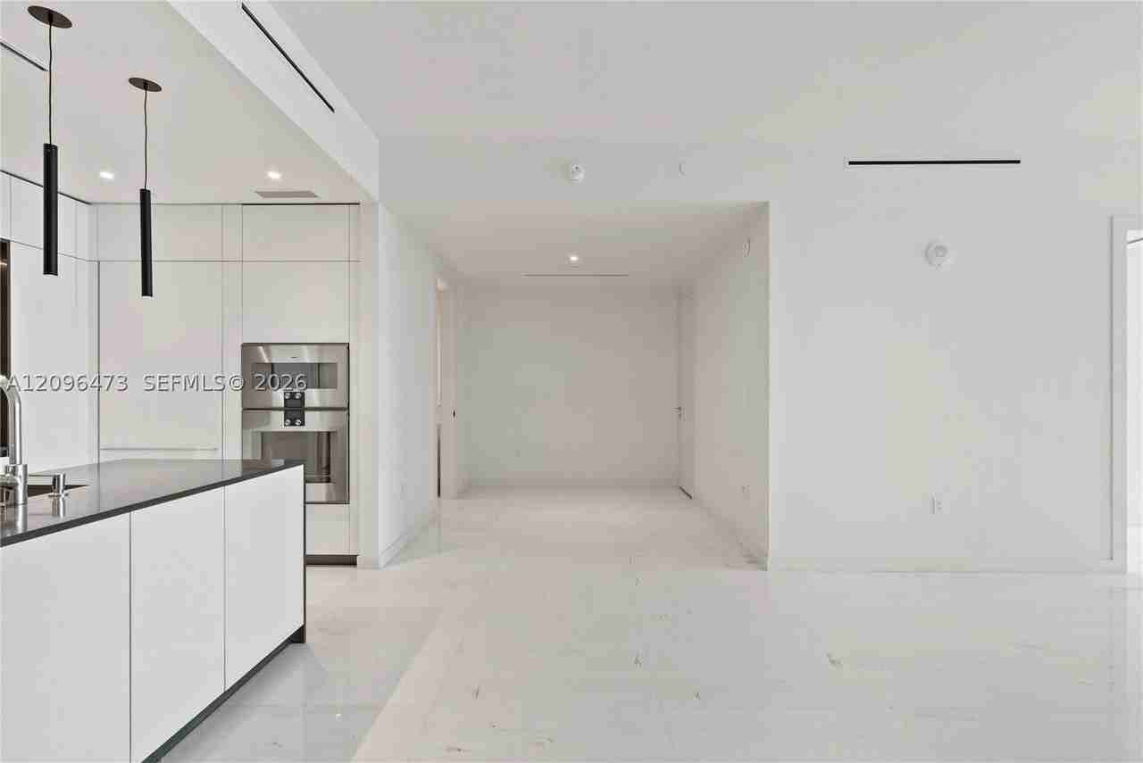300 Biscayne Boulevard Way #3805W - Photo 4 of 33