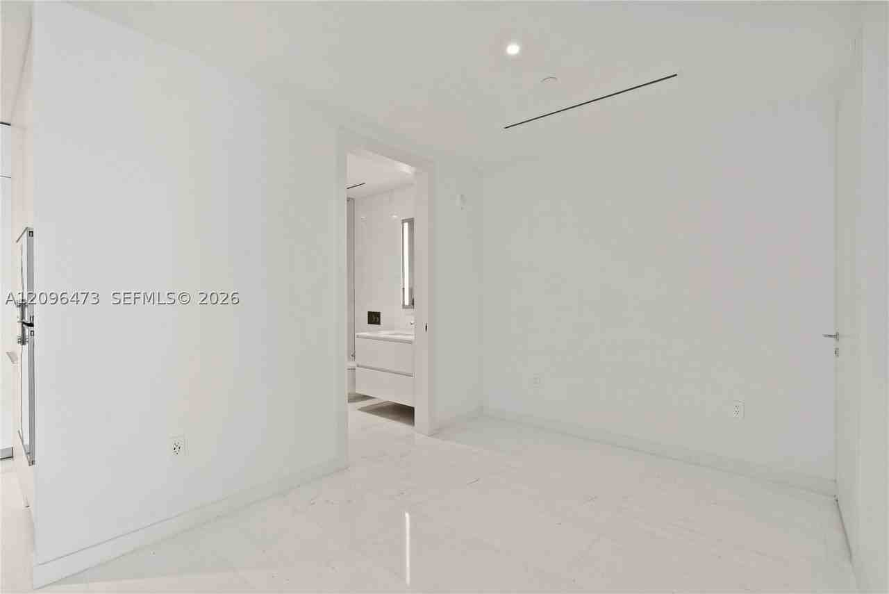 300 Biscayne Boulevard Way #3805W - Photo 6 of 33