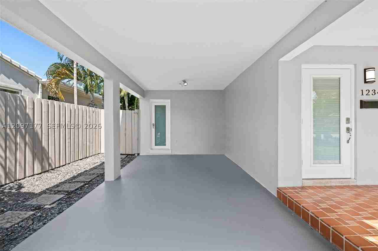 1234 N Victoria Park Rd #0 - Photo 4 of 25