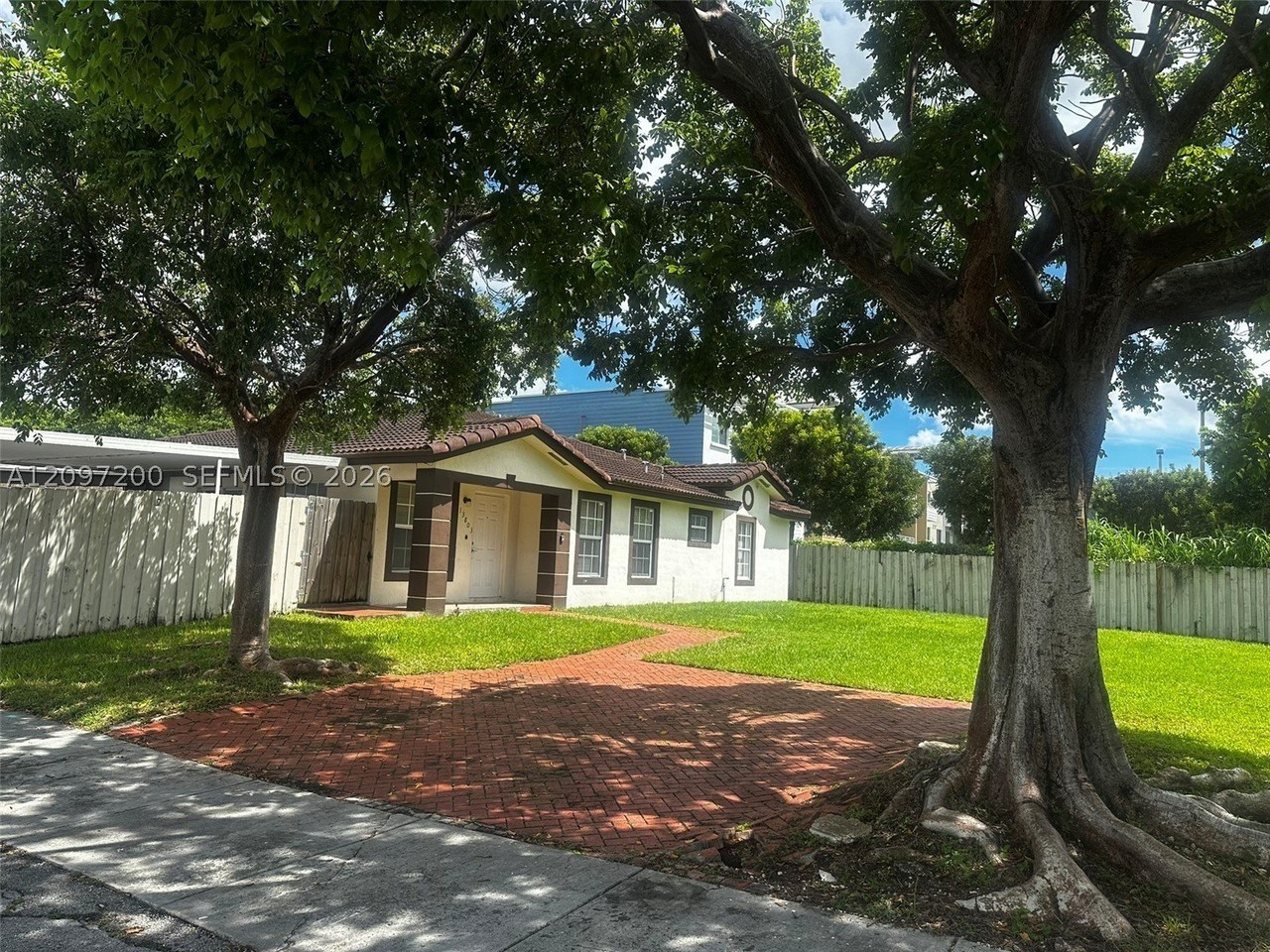 13803 Sw 256th Ter - Photo 2 of 18