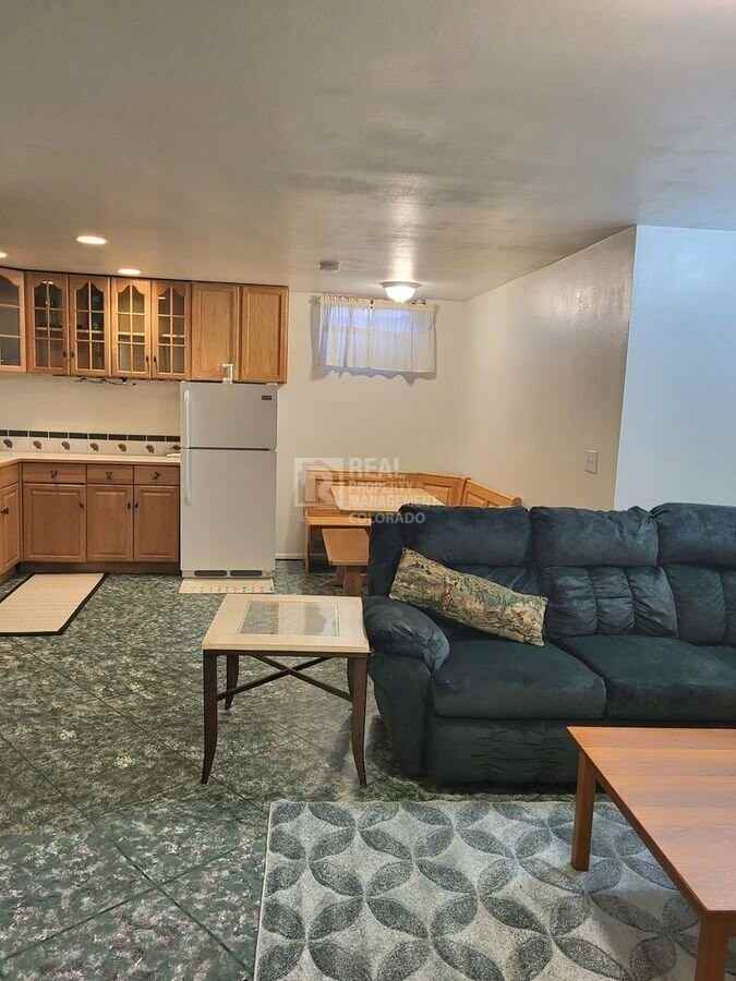 2141 W Ridge Rd - Photo 2 of 18
