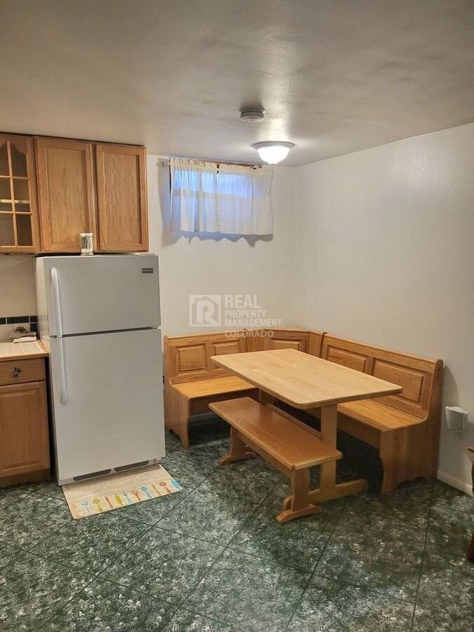 2141 W Ridge Rd - Photo 6 of 18