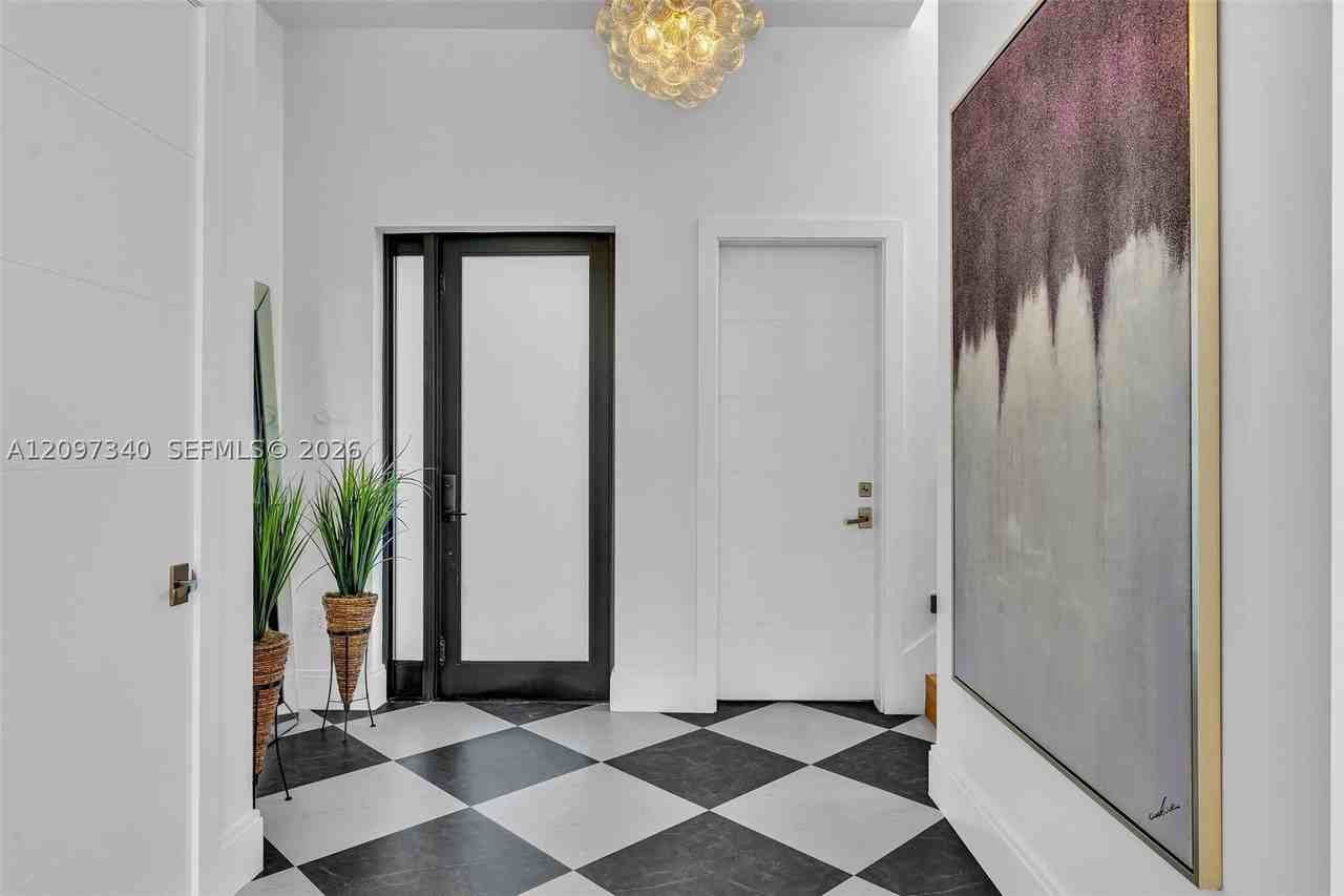 13045 Coronado Ter - Photo 4 of 31