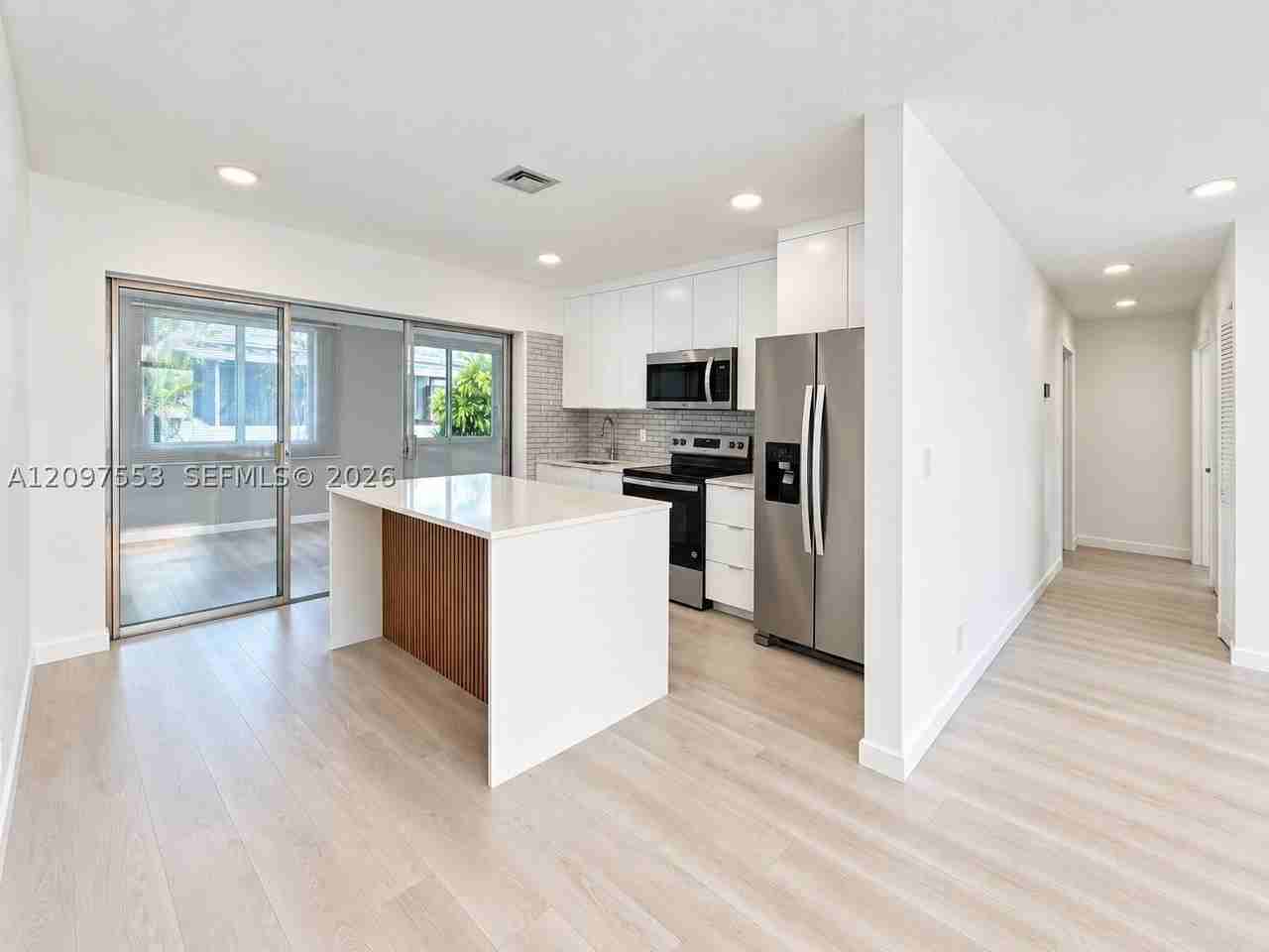 4570 Nw 17th Ave - Photo 2 of 18