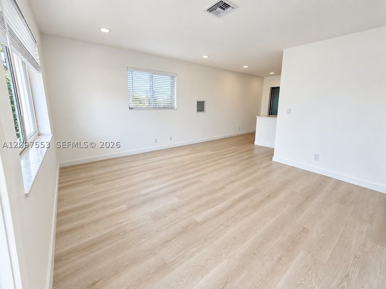 4570 Nw 17th Ave - Photo 5 of 18