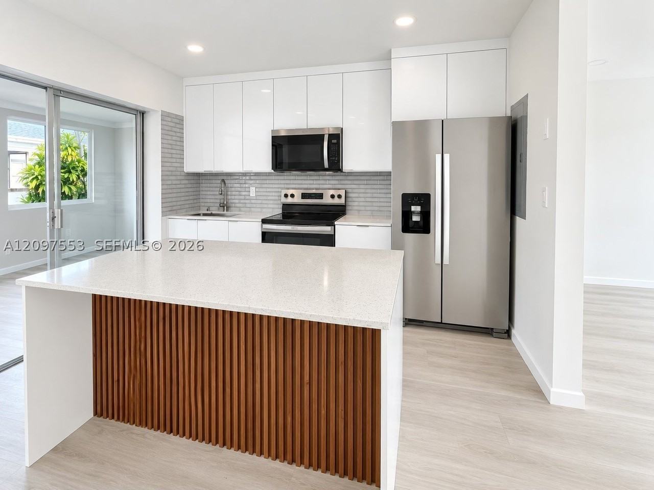 4570 Nw 17th Ave - Photo 6 of 18