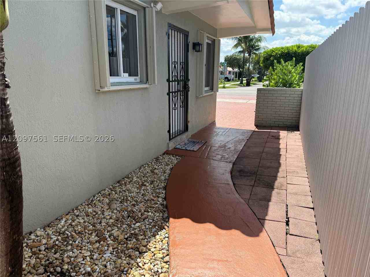 1563 W 81st St #1563 - Photo 4 of 20