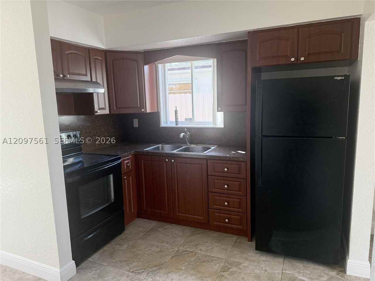 1563 W 81st St #1563 - Photo 7 of 20