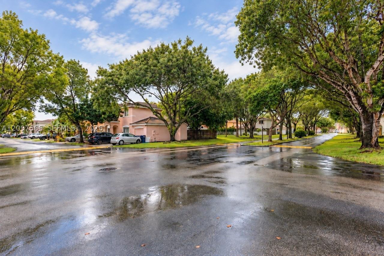 16448 Sw 96th Ter #16448 - Photo 3 of 24