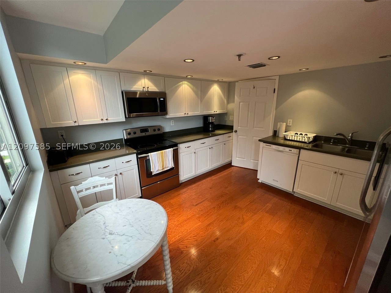 2025 Brickell Ave #503 - Photo 4 of 20