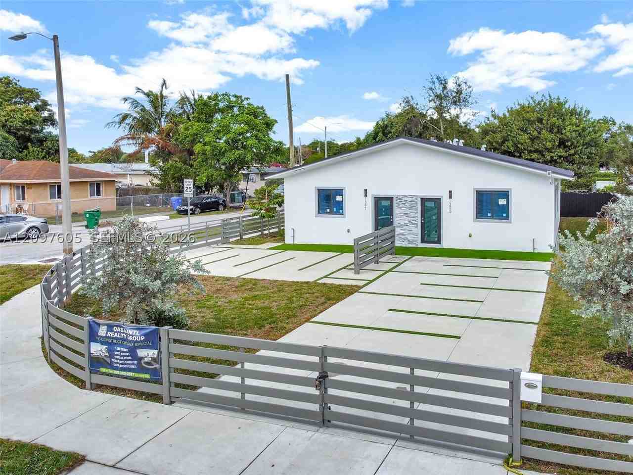 1397 Nw 40th St #1397 - Photo 2 of 25