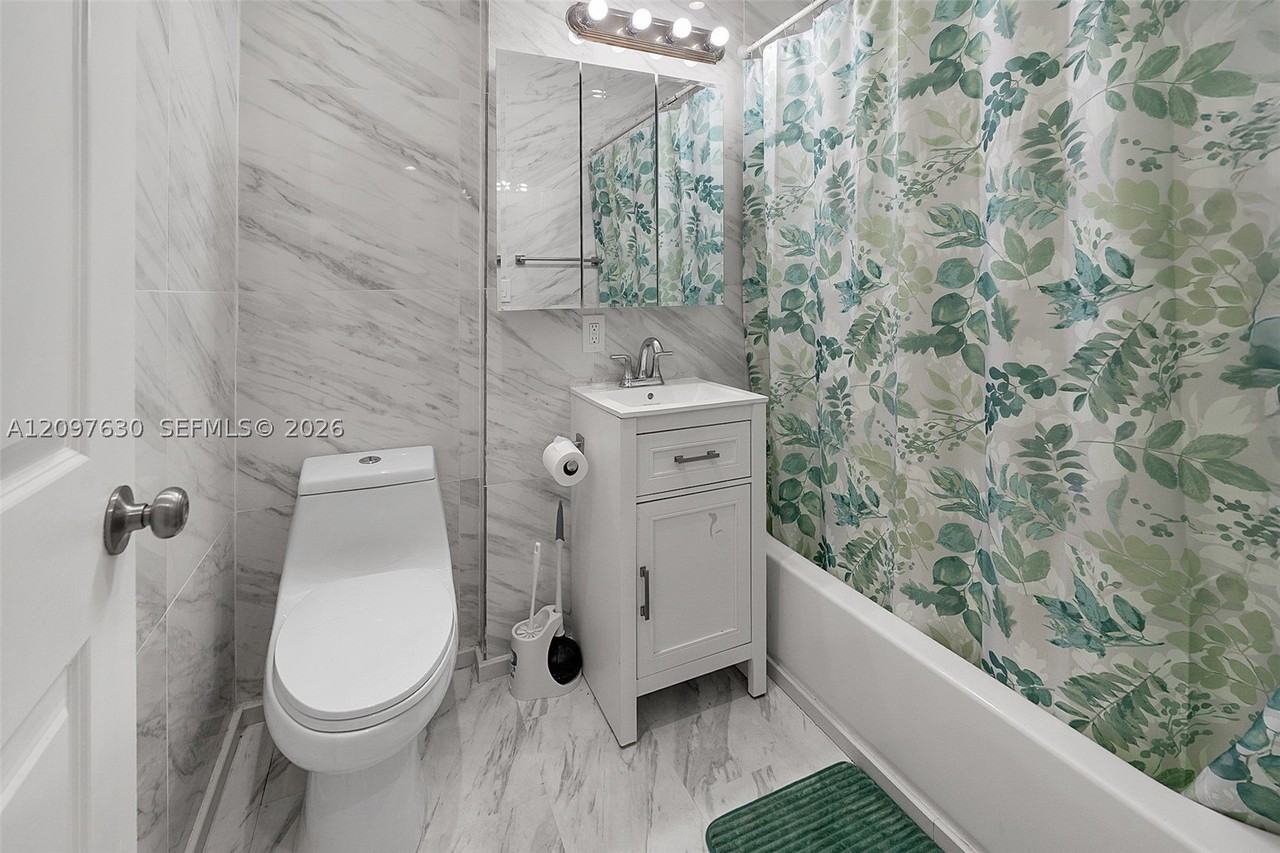 2040 E Hillsboro Blvd #C - Photo 4 of 10