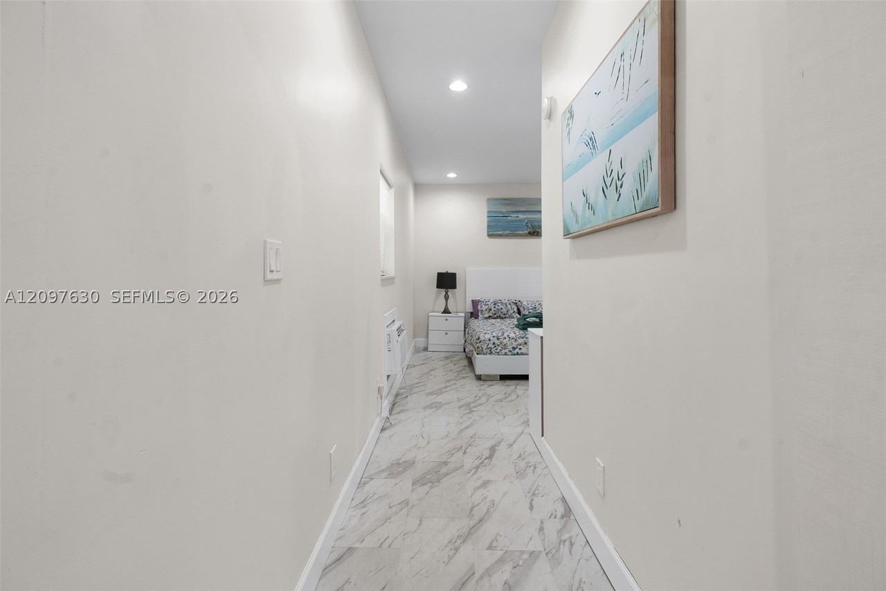 2040 E Hillsboro Blvd #C - Photo 5 of 10