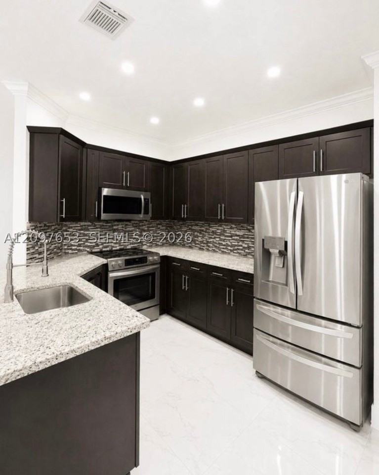 16568 Sw 85th Ln #16568 - Photo 6 of 28