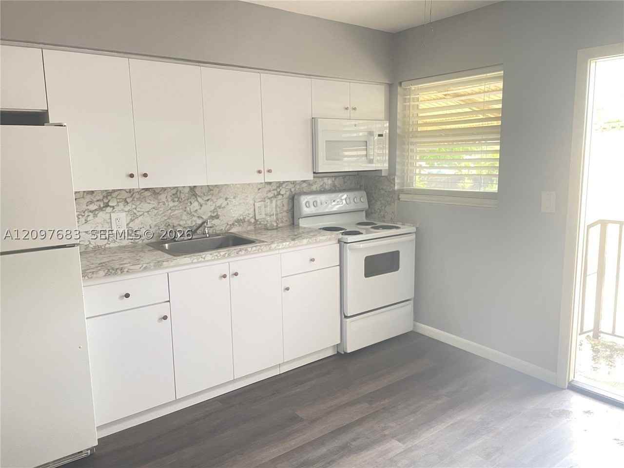 1119 N 22nd Ave #1119 - Photo 3 of 10