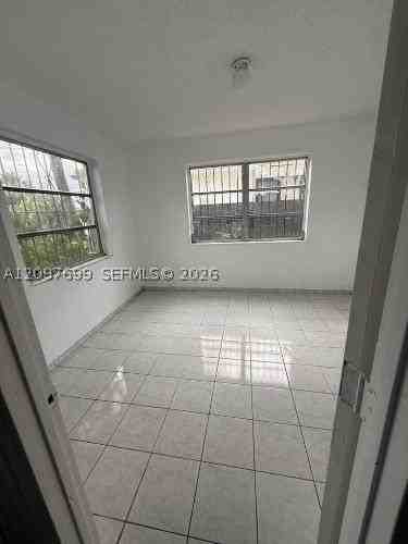 8835 Sw 27th St - Photo 5 of 18