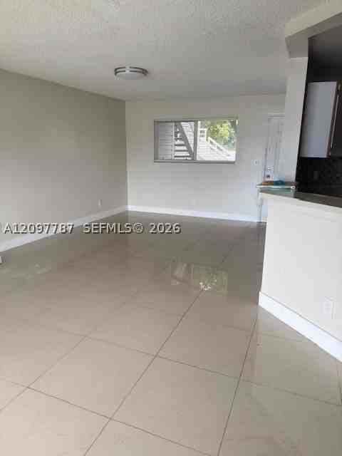 3425 Nw 44th St #103 - Photo 4 of 10