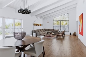 featured image of 330 Glenridge Rd