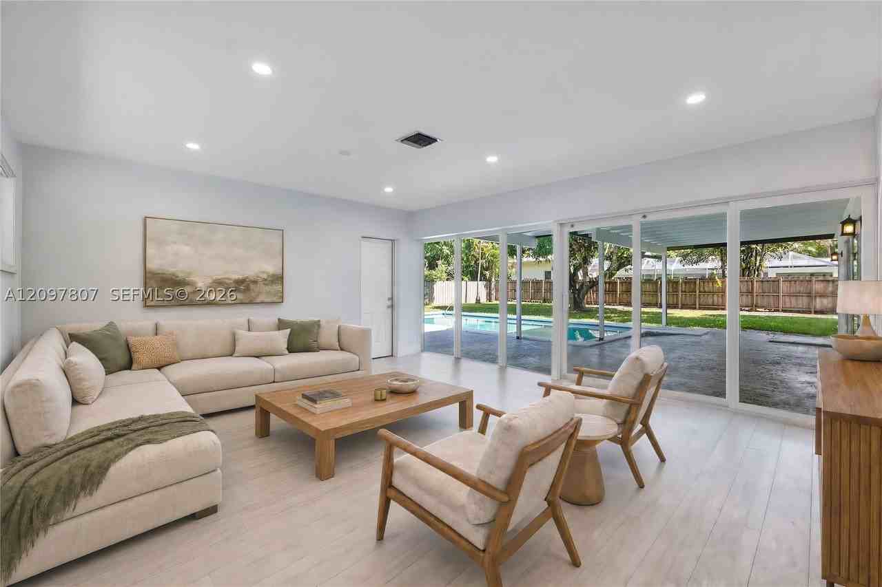 8265 Sw 149th Dr - Photo 3 of 19