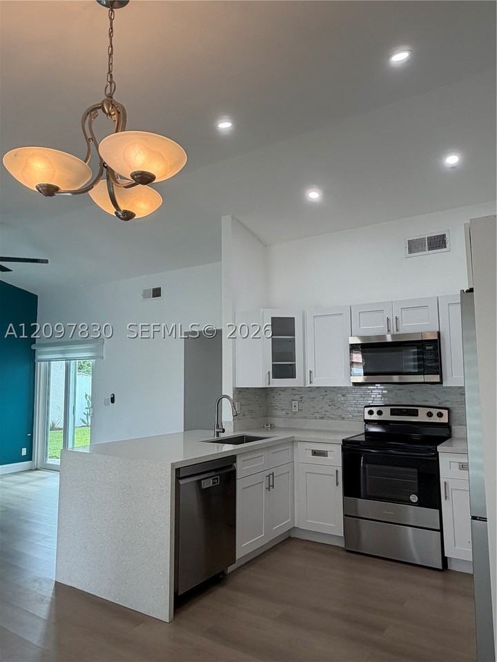 8630 Sw 15th St #8630 - Photo 2 of 50