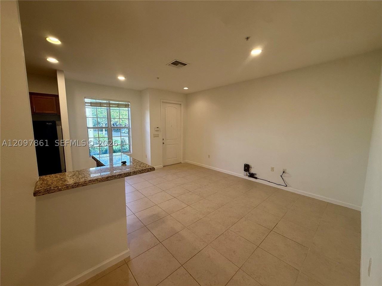 626 Sw 3rd Ave - Photo 5 of 29