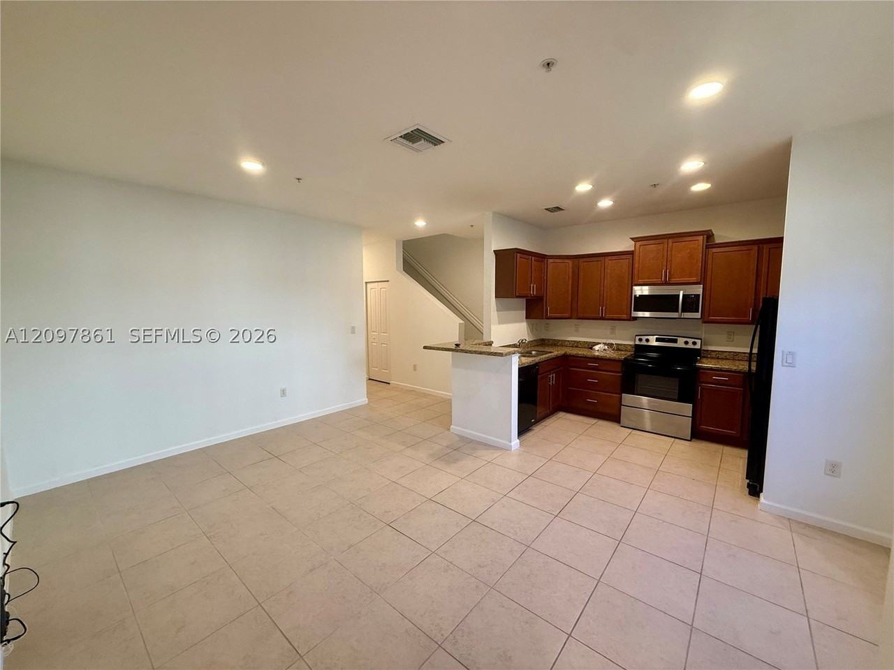 626 Sw 3rd Ave - Photo 6 of 29