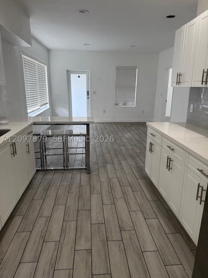 1152 Nw 29th Ter #1152 - Photo 3 of 18