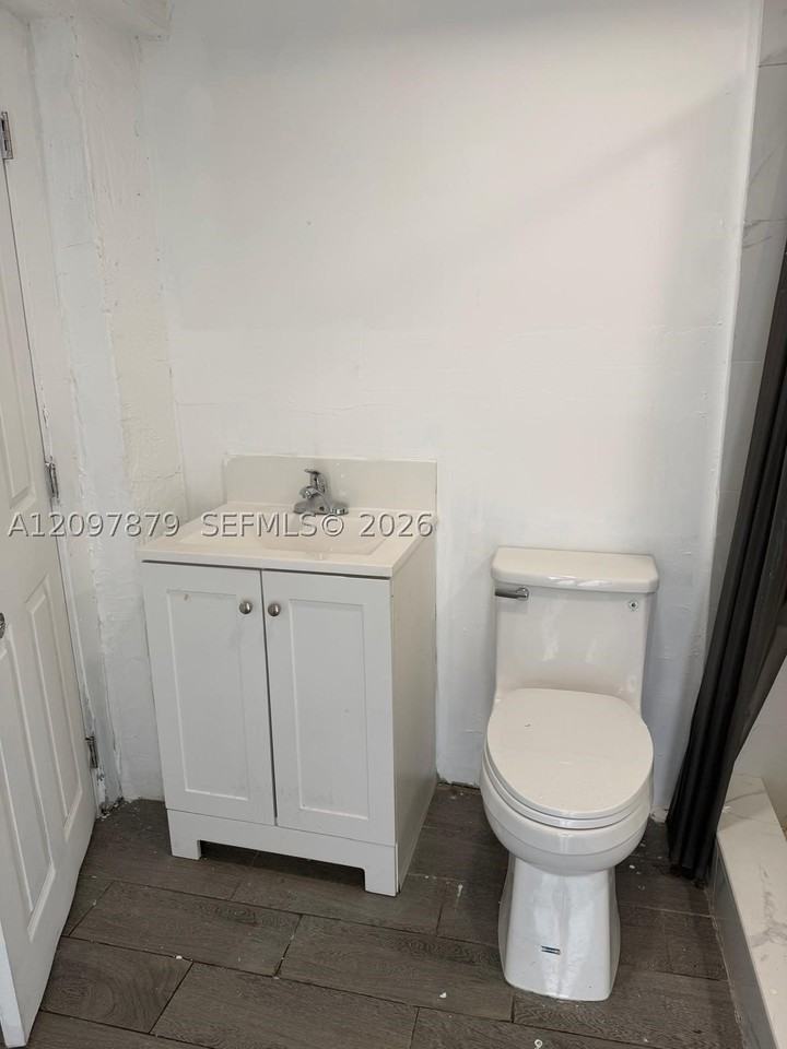1152 Nw 29th Ter #1152 - Photo 4 of 18