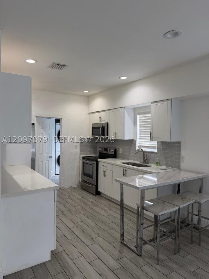 1152 Nw 29th Ter #1152 - Photo 6 of 18
