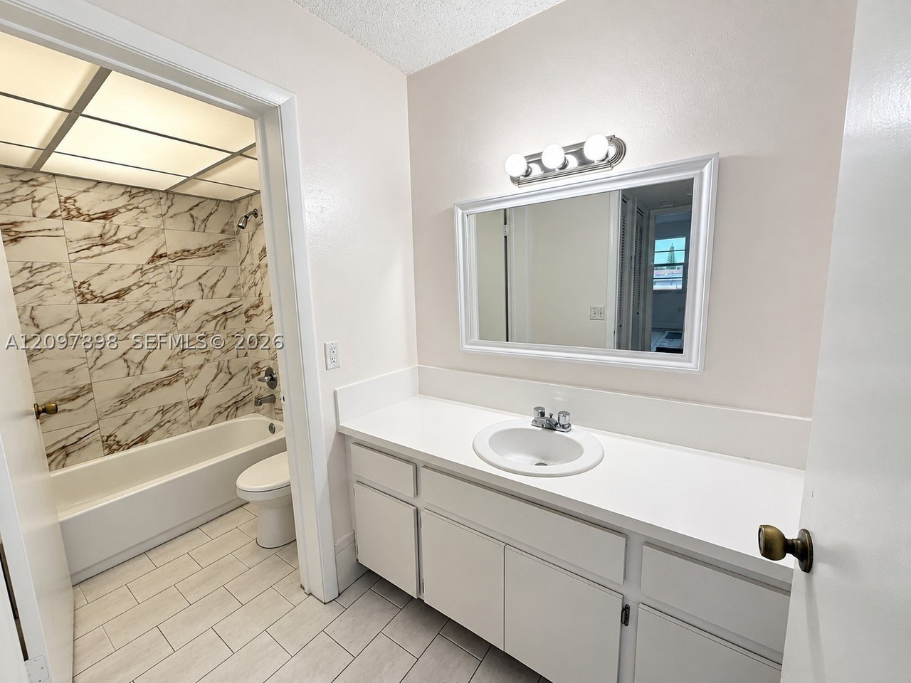 525 Nw 72nd Ave #507 - Photo 4 of 9